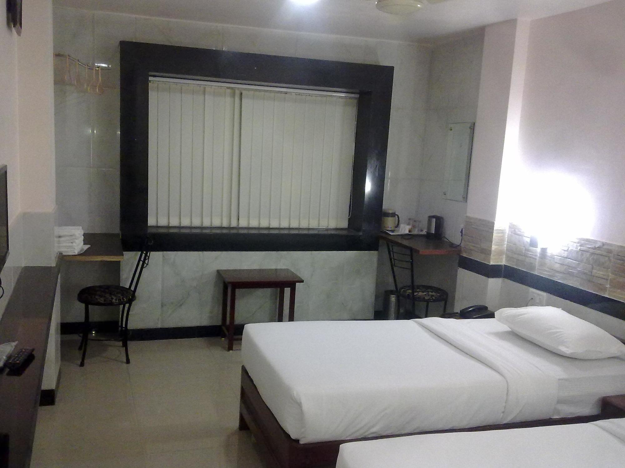 Hotel Arch Manor Deluxe Bhopal Rum bild