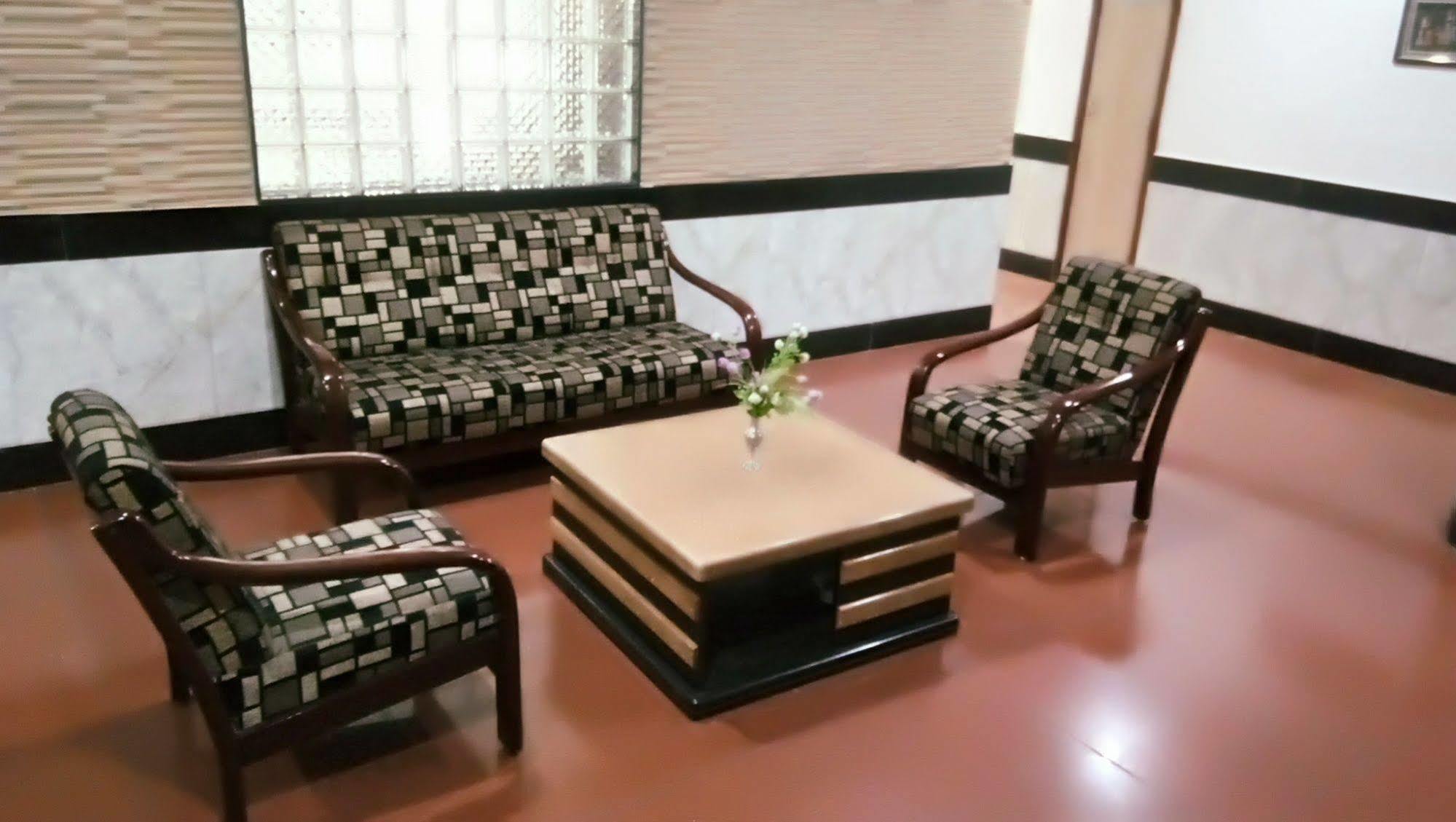 Hotel Arch Manor Deluxe Bhopal Exteriör bild